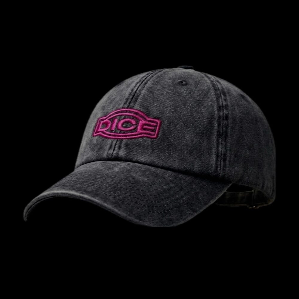 Dust embroidered Cap | Fuchsia